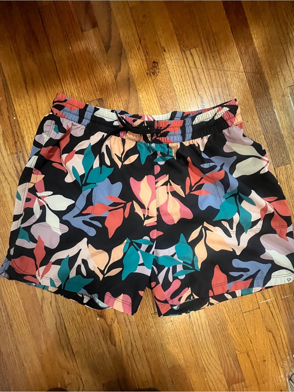 LIV Colorful Running Shorts Size Large